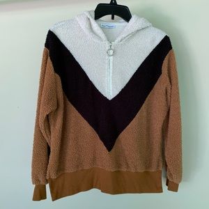 Dainty Hooligan - Cream/black/tan chevron Sherpa 1/4 zip lightweight - size S